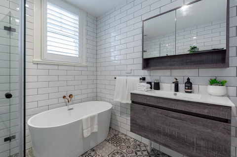 Heritage Townhouse Near Harbour Bridge - Accommodation Yamba 9
