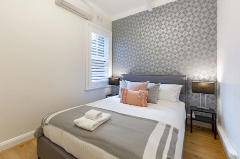 Heritage Townhouse Near Harbour Bridge - Accommodation Yamba 19
