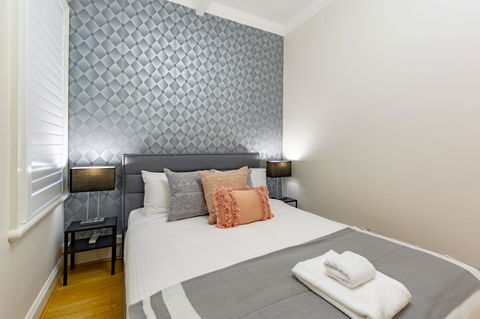 Heritage Townhouse Near Harbour Bridge - Accommodation Yamba 27