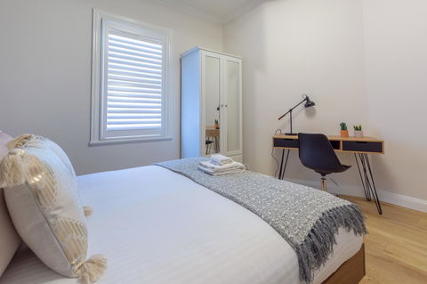Heritage Townhouse Near Harbour Bridge - Accommodation Yamba 6
