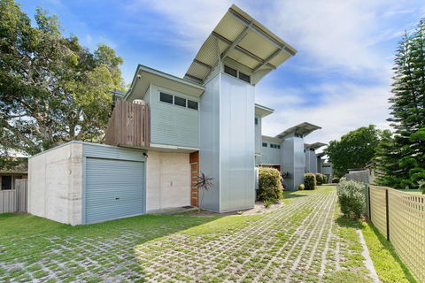 Crescent Head Spa Villa - Accommodation Yamba 0