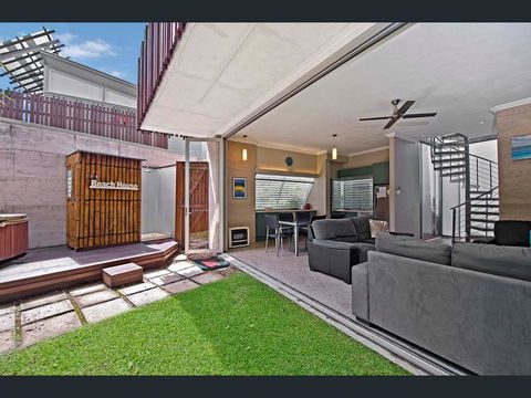 Crescent Head Spa Villa - Accommodation Yamba 10