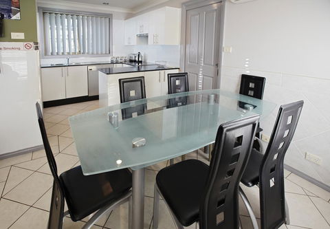 Jesmond Executive Villas - Accommodation Yamba 36