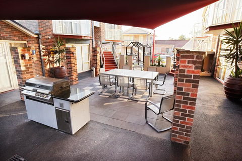 Jesmond Executive Villas - Accommodation Yamba 17
