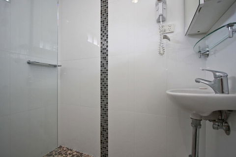 Jesmond Executive Villas - Accommodation Yamba 11