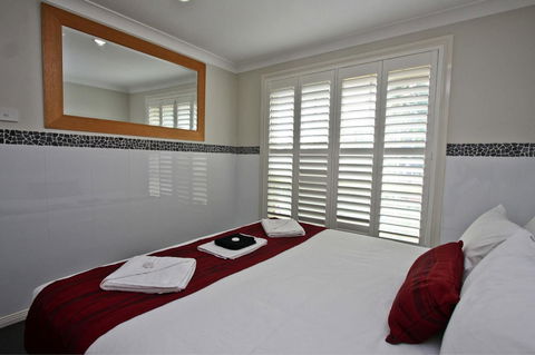 Jesmond Executive Villas - Accommodation Yamba 10