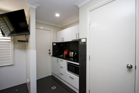 Jesmond Executive Villas - Accommodation Yamba 39