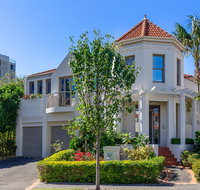 Kensington Self-Contained Modern House 89BROM - Accommodation Yamba