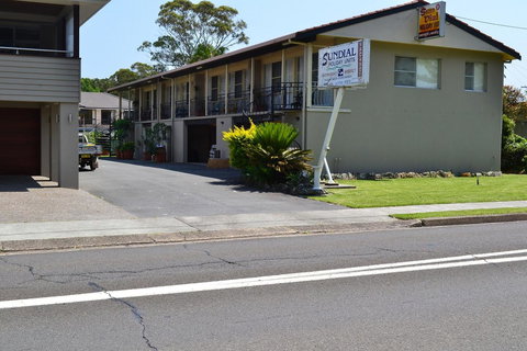 Sundial Holiday Units - Accommodation Yamba 11