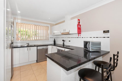 Colonial Court Villas - Accommodation Yamba 17