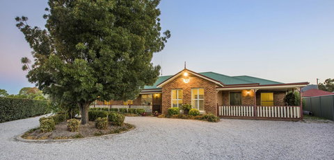 Colonial Court Villas - Accommodation Yamba 4