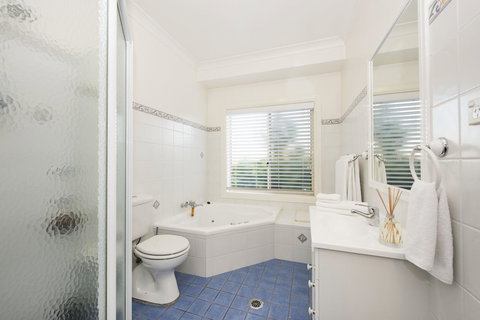 Colonial Court Villas - Accommodation Yamba 10