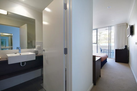 Macquarie Waters Boutique Apartment Hotel - Accommodation Yamba 24
