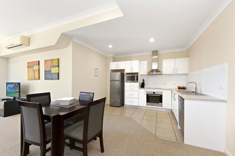 Macquarie Waters Boutique Apartment Hotel - Accommodation Yamba 6