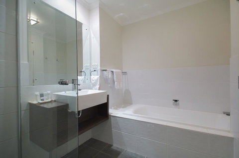 Macquarie Waters Boutique Apartment Hotel - Accommodation Yamba 20
