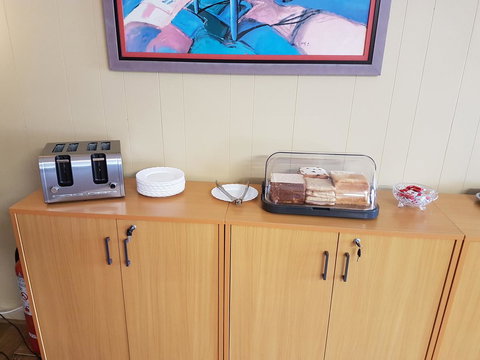 Best Western Kennedy Drive Airport Motel - Accommodation Yamba 36