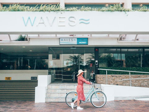 Waves Byron Bay - Accommodation Yamba 0