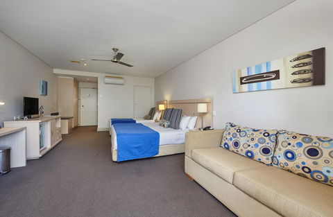 Waves Byron Bay - Accommodation Yamba 24