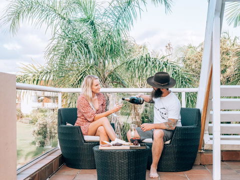 Waves Byron Bay - Accommodation Yamba 11