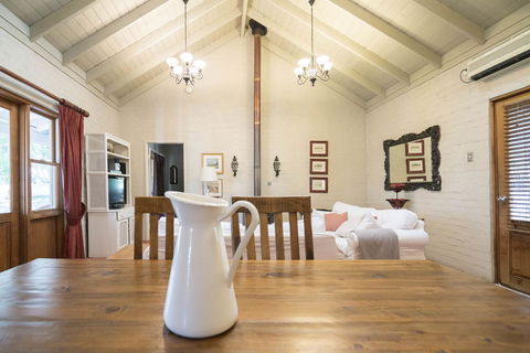 Thistle Hill Guesthouse - Walk To Many Wineries And Restaurants - Accommodation Yamba 30