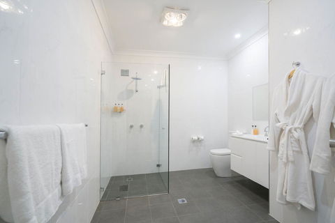 Thistle Hill Guesthouse - Walk To Many Wineries And Restaurants - Accommodation Yamba 42