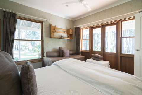 Thistle Hill Guesthouse - Walk To Many Wineries And Restaurants - Accommodation Yamba 37