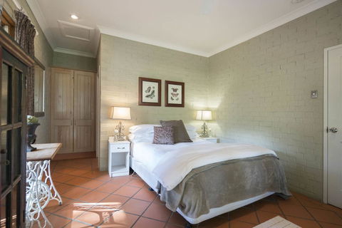 Thistle Hill Guesthouse - Walk To Many Wineries And Restaurants - Accommodation Yamba 27