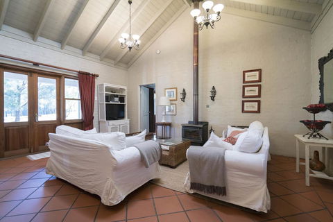 Thistle Hill Guesthouse - Walk To Many Wineries And Restaurants - Accommodation Yamba 31