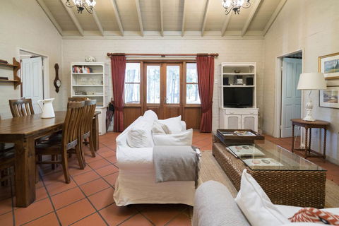 Thistle Hill Guesthouse - Walk To Many Wineries And Restaurants - Accommodation Yamba 33