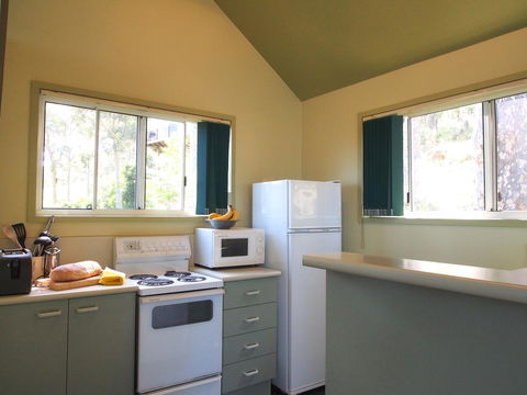 Bundle Hill Cottages - Accommodation Yamba 14
