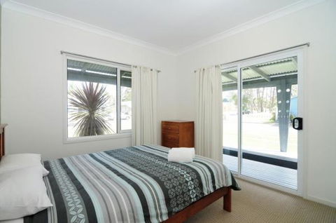 Huskisson Holiday Motel Cabins - Accommodation Yamba 28