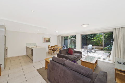 Flynns Beach Resort - Accommodation Yamba 2