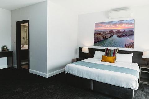 Coniston Hotel Wollongong - Accommodation Yamba 2