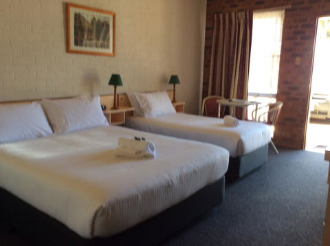 Bega Downs Motor Inn - Accommodation Yamba 2