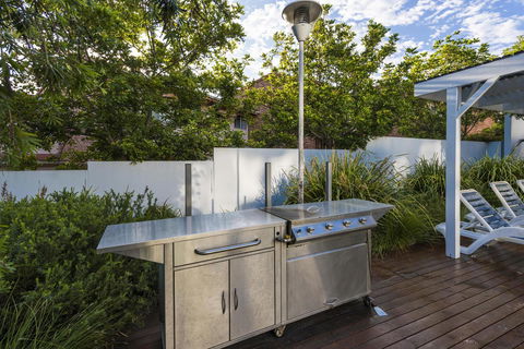 Oaks Nelson Bay Lure Suites - Accommodation Yamba 7