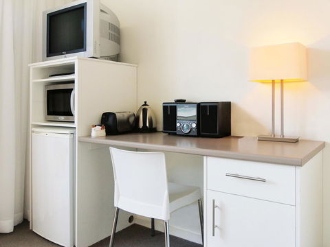 Oaks Nelson Bay Lure Suites - Accommodation Yamba 12