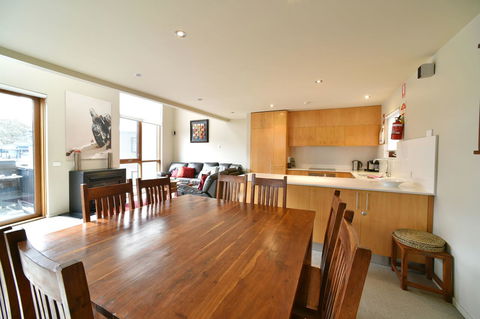 Snowstream 4 - Accommodation Yamba 9