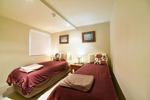 Snowstream 4 - Accommodation Yamba 1