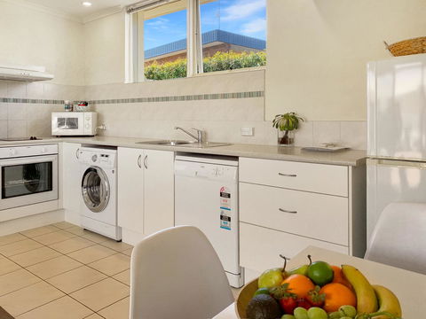 Seashells Apartments Merimbula - Accommodation Yamba 8