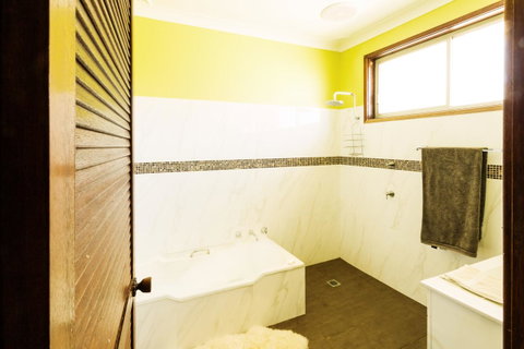 Coal D\' Vine VIEW - Cessnock NSW - Accommodation Yamba 9