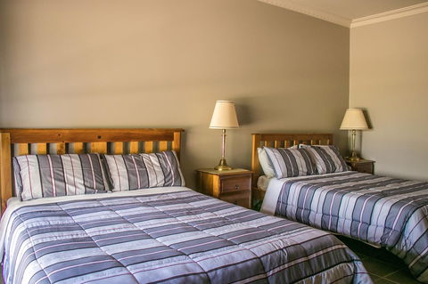 Ironstone Estate Lovedale - Accommodation Yamba 11