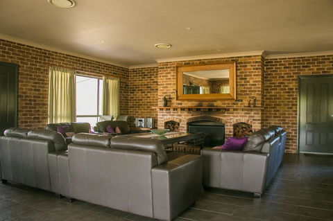 Ironstone Estate Lovedale - Accommodation Yamba 2