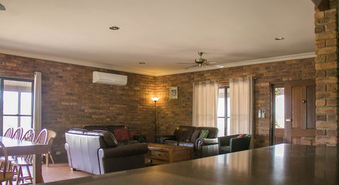 Ironstone Estate Lovedale - Accommodation Yamba 17