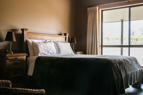 Ironstone Estate Lovedale - Accommodation Yamba 22