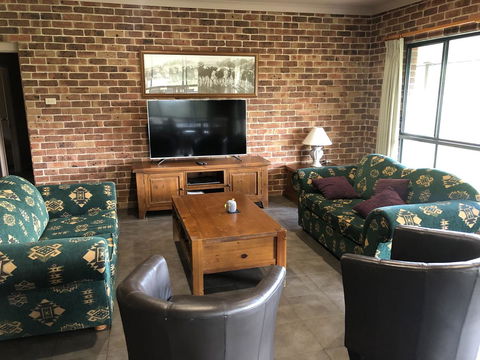Ironstone Estate Lovedale - Accommodation Yamba 1