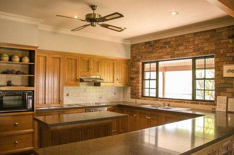 Ironstone Estate Lovedale - Accommodation Yamba 4