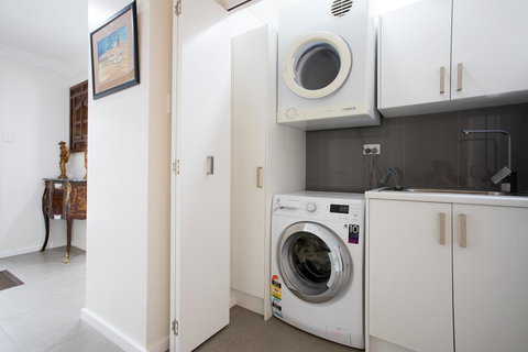 Armidale Cottage - House 2 - Accommodation Yamba 14