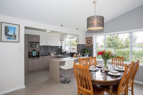 Armidale Cottage - House 2 - Accommodation Yamba 18