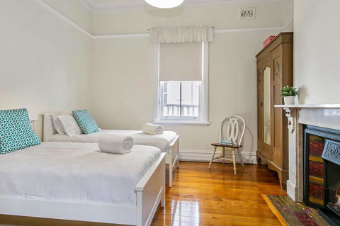 Oversized 2 Bedroom Manly Beach House - Accommodation Yamba 5