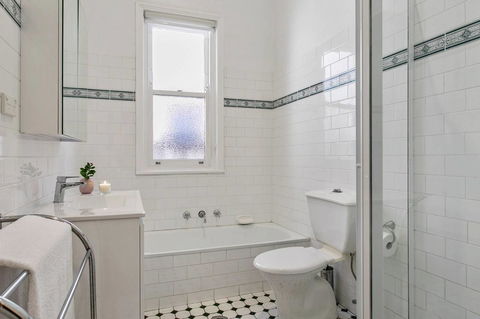 Oversized 2 Bedroom Manly Beach House - Accommodation Yamba 8